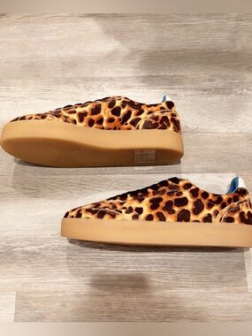 NWT STEVE MADDEN TUX SNEAKERS